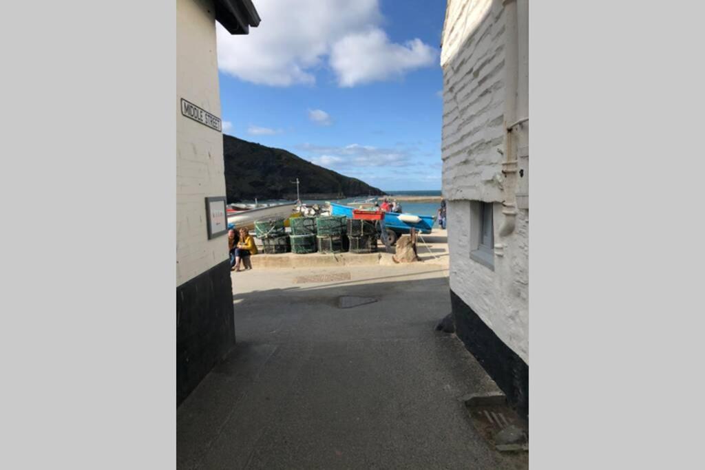 Molls Yard Newly Decorated Lägenhet Port Isaac Exteriör bild