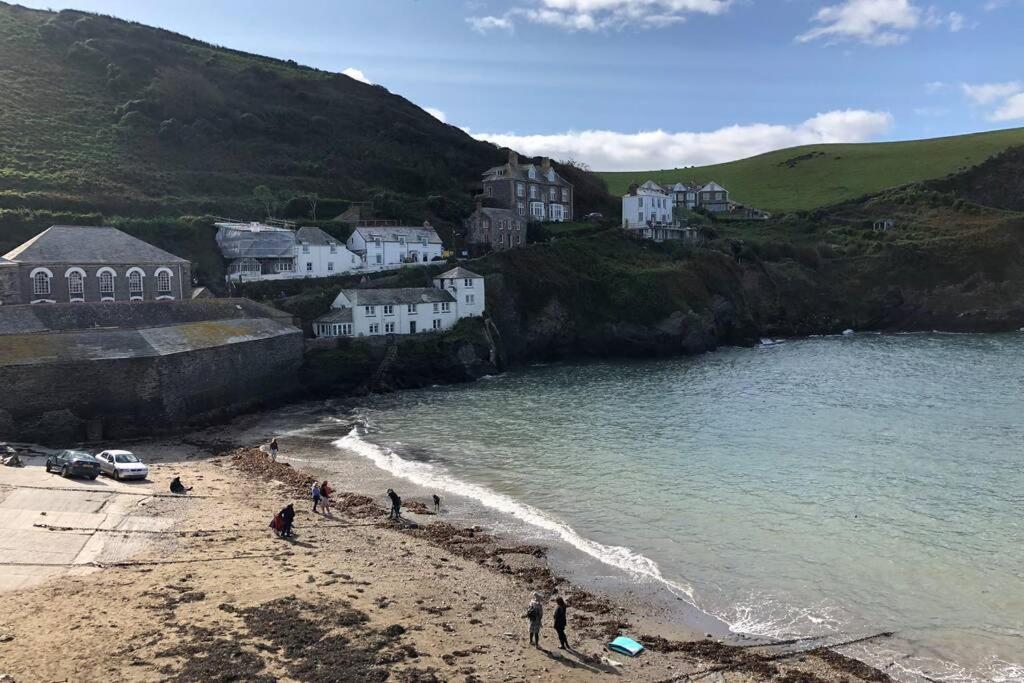 Molls Yard Newly Decorated Lägenhet Port Isaac Exteriör bild